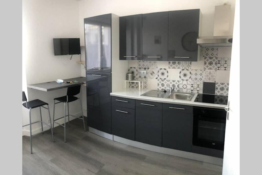 דירות ברסט Yannadal/Studio Cosy Avec Vraie Cuisine A Recouvrance/ Proche Tram/Bus Et Proximite Avec L'Arsenal מראה חיצוני תמונה